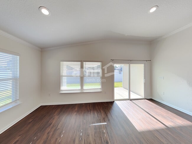 Foto del edificio - 95475 Creekville Dr