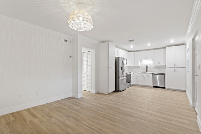 Foto del edificio - 3215 W Swann Ave