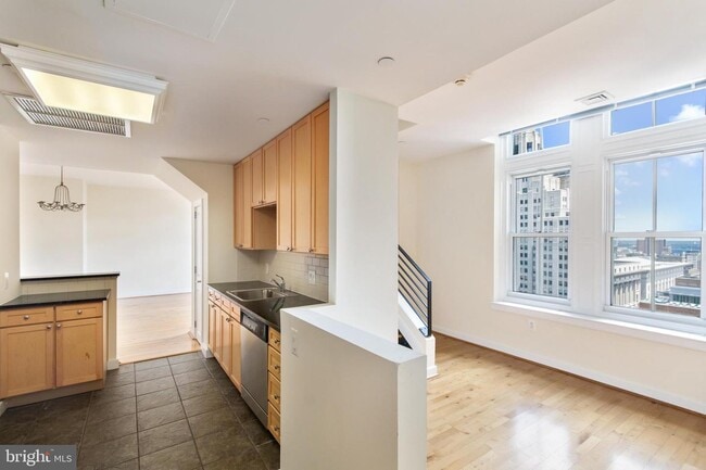 Building Photo - 111 S 15th St