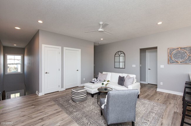 Building Photo - 3 br, 2 bath House - 1128 NE 19th St Benit...