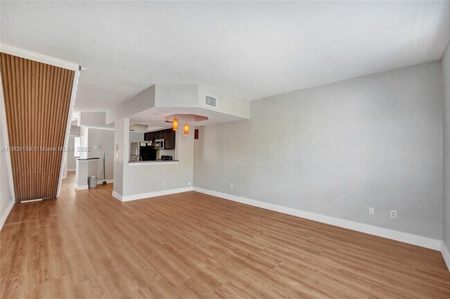 Building Photo - 781 SW 148th Ave