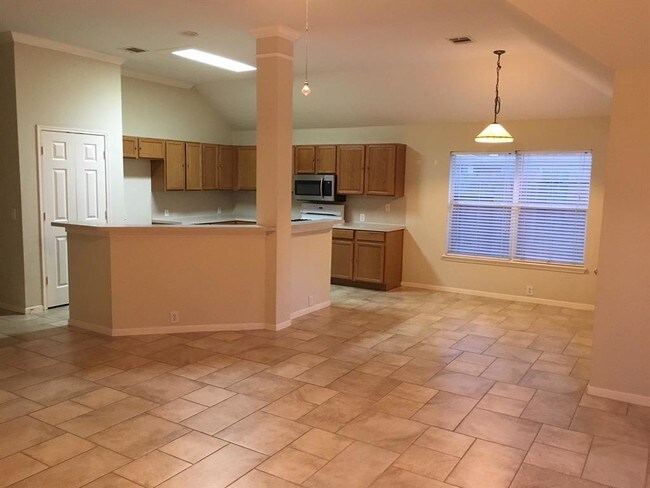 Building Photo - 3118 Silver Cedar Trail