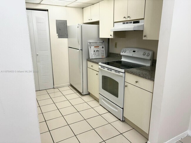 Foto del edificio - 566 NW 114th Ave