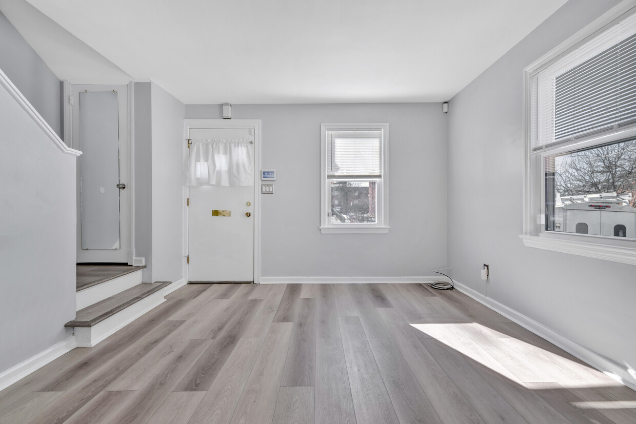 Foto principal - 4618 Bass Pl SE