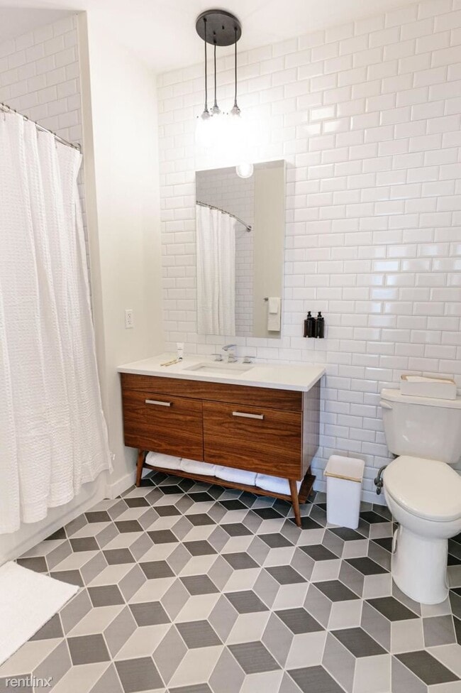 Building Photo - 1 br, 2 bath Condo - 12 Central Ave