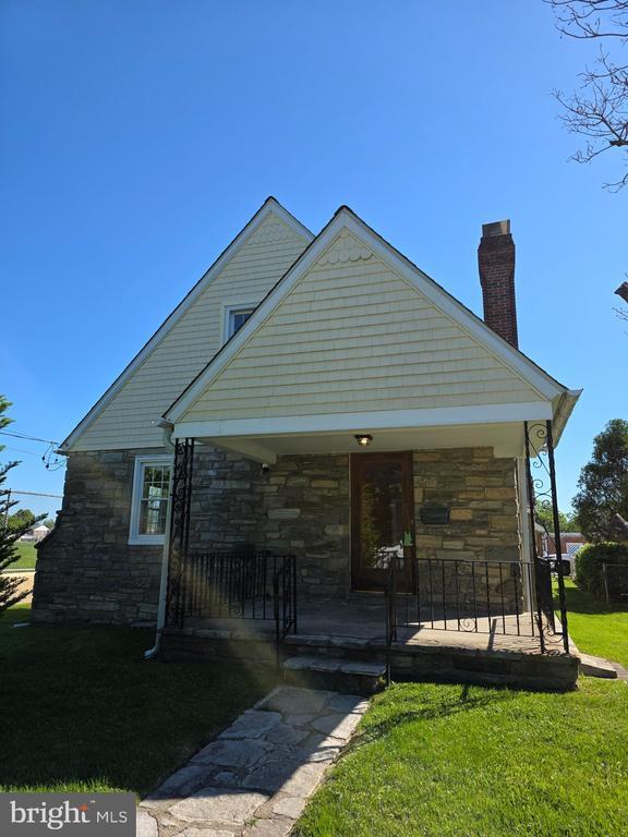 Building Photo - 605 S Eagle Rd