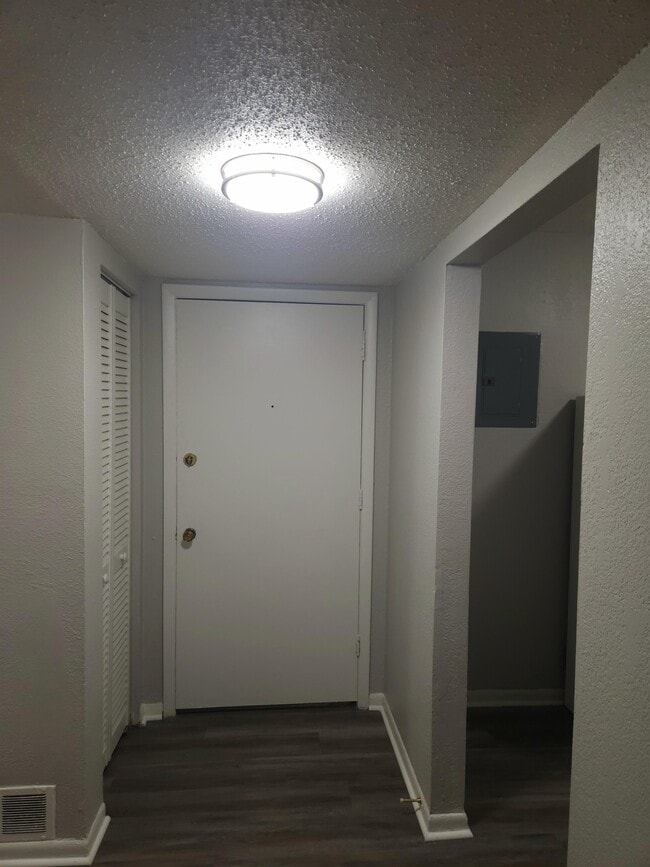 Building Photo - 1508 Oxford Pl