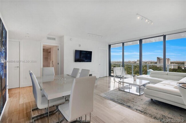 Foto del edificio - 1451 Brickell Ave