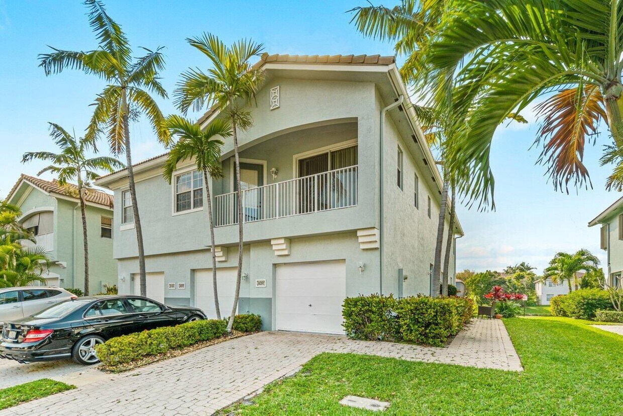 Primary Photo - 3097 Laurel Ridge Cir