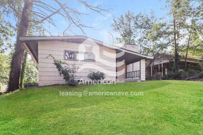 Building Photo - 1744 Cheswood Dr