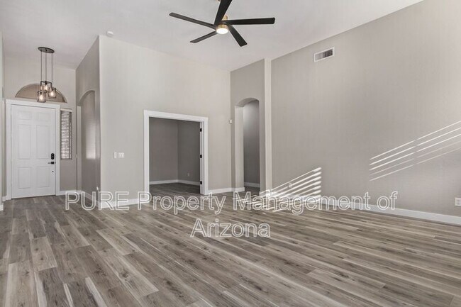 Foto del edificio - 22215 N 49th St