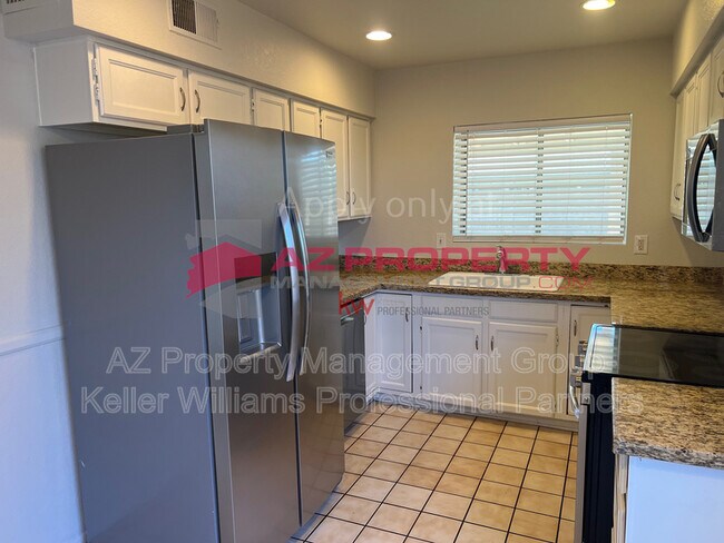 Foto del edificio - 7039 W Cameron Dr