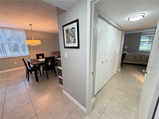 Foto del edificio - 9491 Evergreen Pl