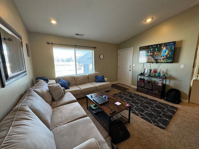 Building Photo - Perfectly Located Condo