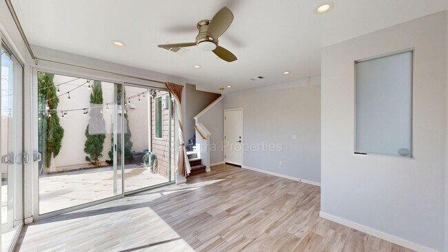 Foto del edificio - Beautiful 2 Bed/2.5 Bath Home