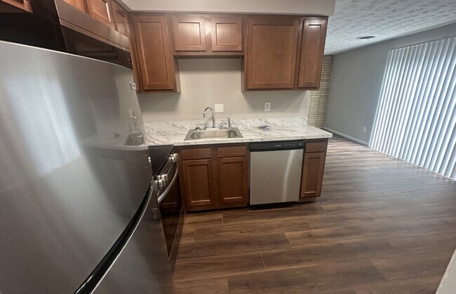 Foto del edificio - 545 Lowell Ave