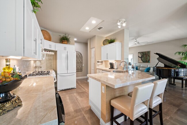 Building Photo - 78391 Desert Willow Dr