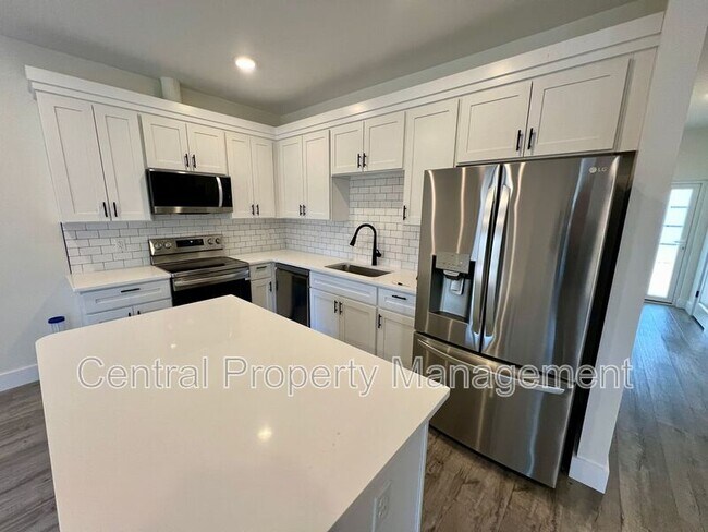 Foto del edificio - 30 Beverly Hills Dr