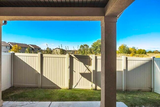 Foto del edificio - Spacious Orem Townhouse