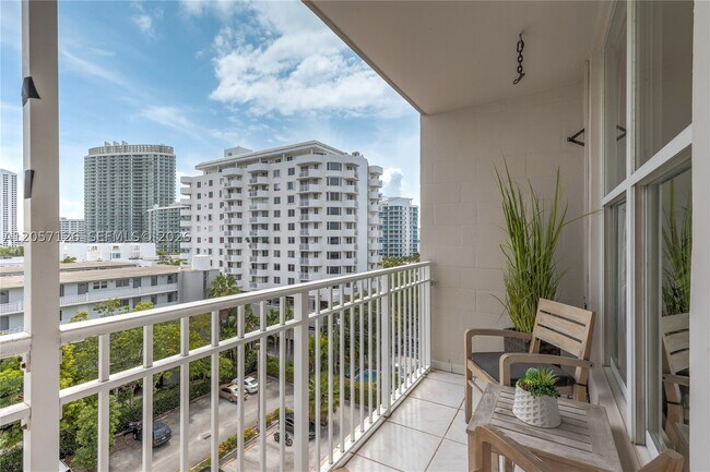 Foto del edificio - 1300 Lincoln Rd
