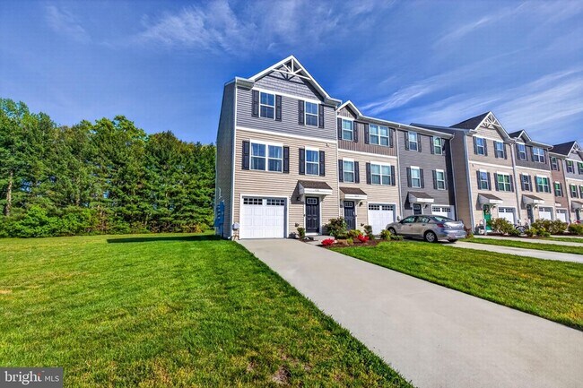 Foto del edificio - 6364 Pebblebrook Dr