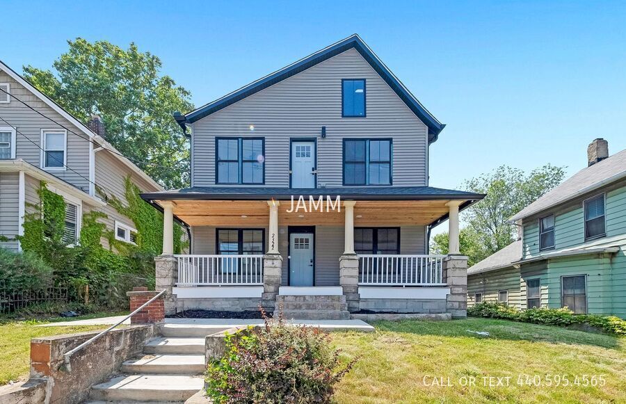 Primary Photo - 2322 Scranton Rd