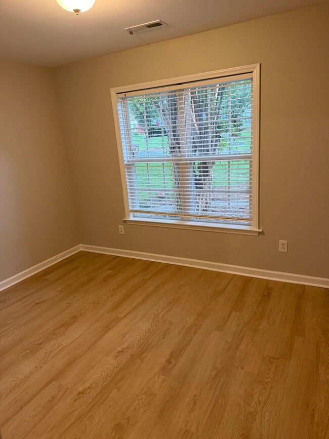 Building Photo - 3925 Hickswood Forest Ct