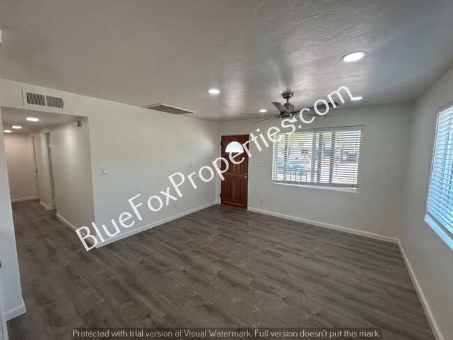 Building Photo - 4532 E 16th St