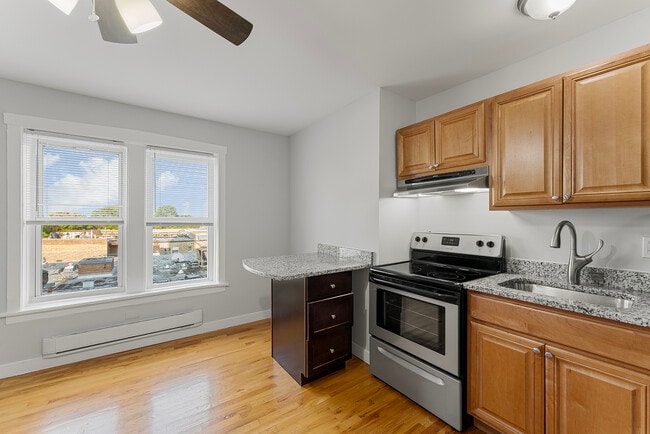 Foto del edificio - 7450 N Greenview Ave