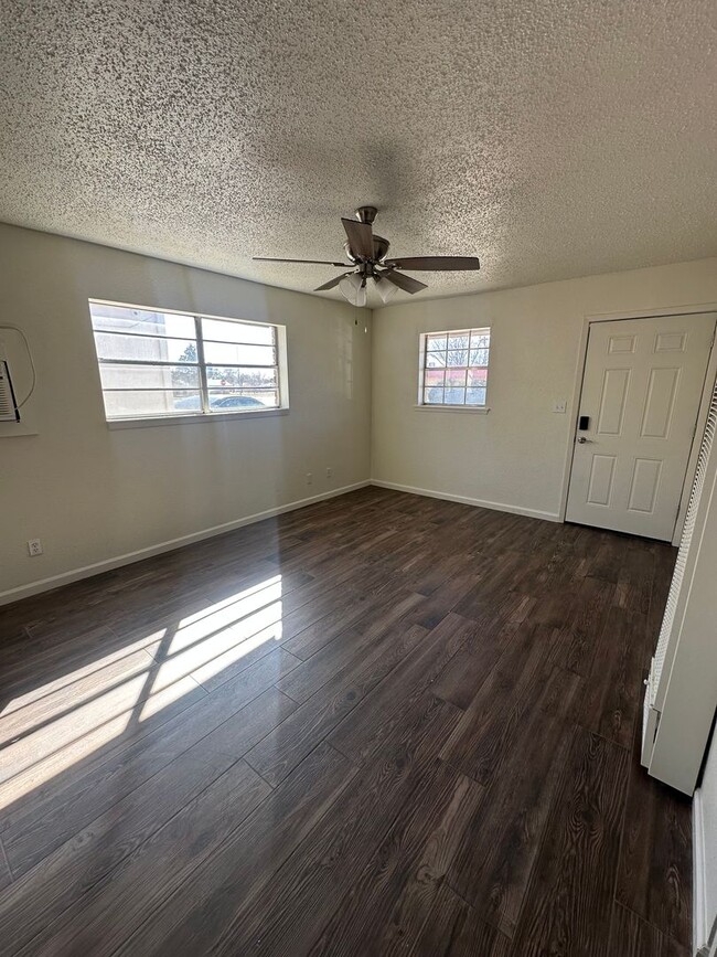 Building Photo - 109 Sasser Dr