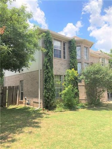 Building Photo - 1216 Quail Cir