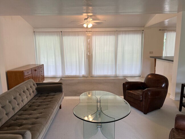 Foto del edificio - 2 Bedroom 2 Bath Single Family Home