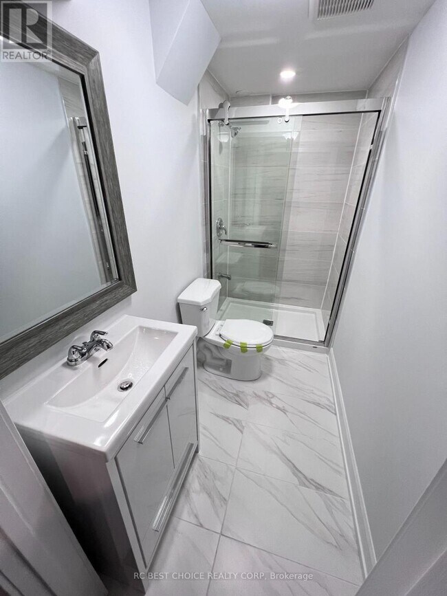 Photo du bâtiment - 747 Botany Hill Crescent
