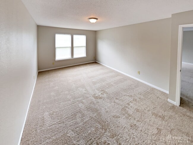 Building Photo - 5622 N Peppereel Way