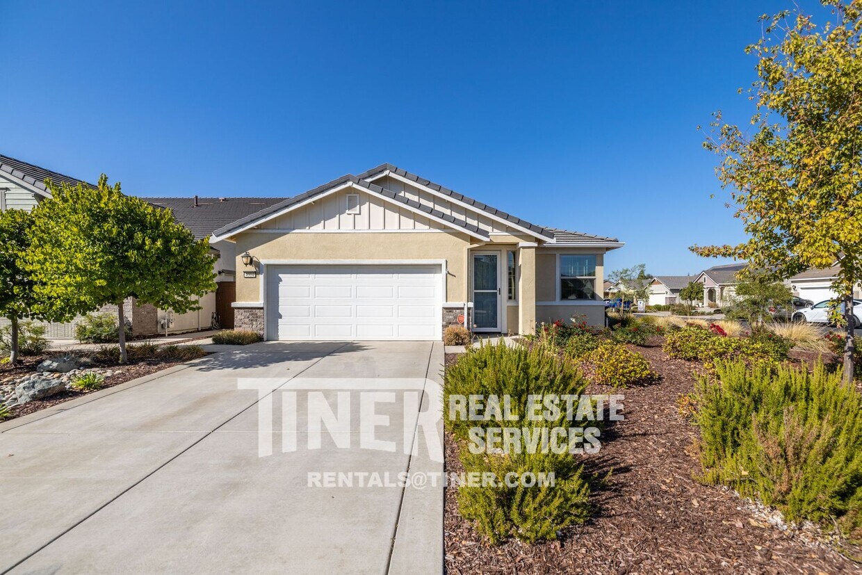 Primary Photo - Luxury home in 55+ Community