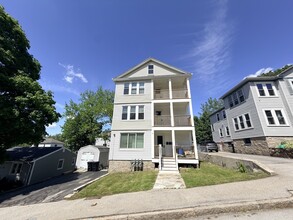 Building Photo - 4 Glade St