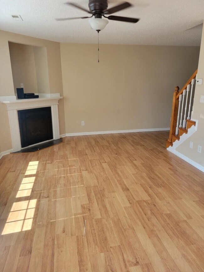 Foto del edificio - 1225 Cross Creek Cir