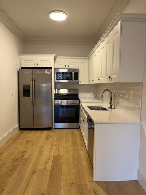 Foto del edificio - 2 Dearfield Dr