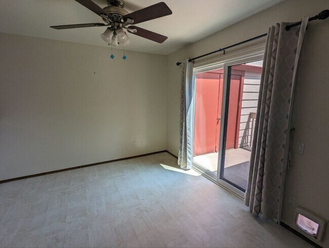 Foto del edificio - 206 Ladera Plaza