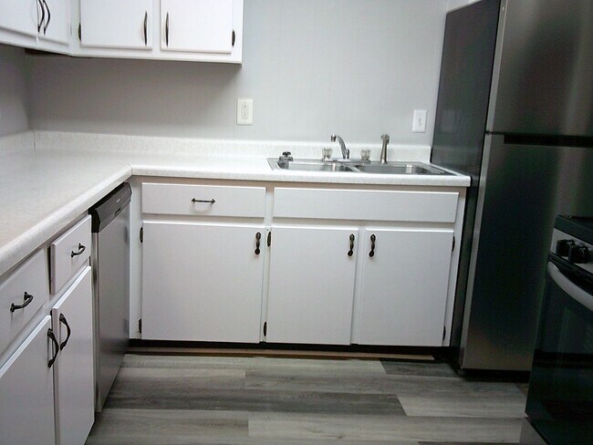 Foto del edificio - 3932 Peerless Rd NW