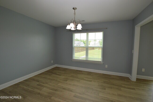 Foto del edificio - 322 Bubbling Brook Ln