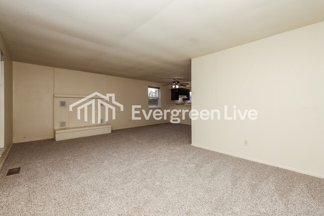 Building Photo - 8811 Foxgate Ct