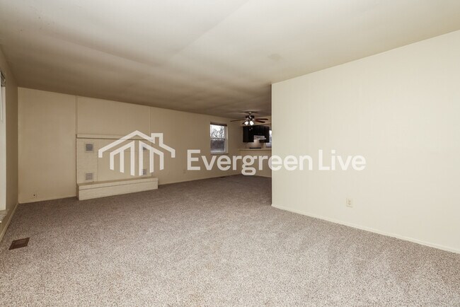 Foto del edificio - 8811 Foxgate Ct