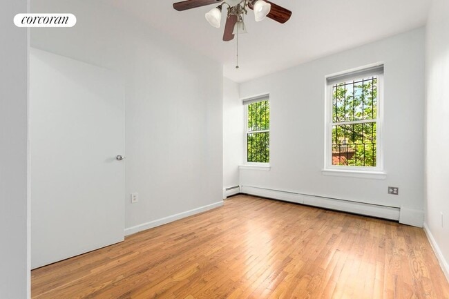Building Photo - 2072 5th Ave