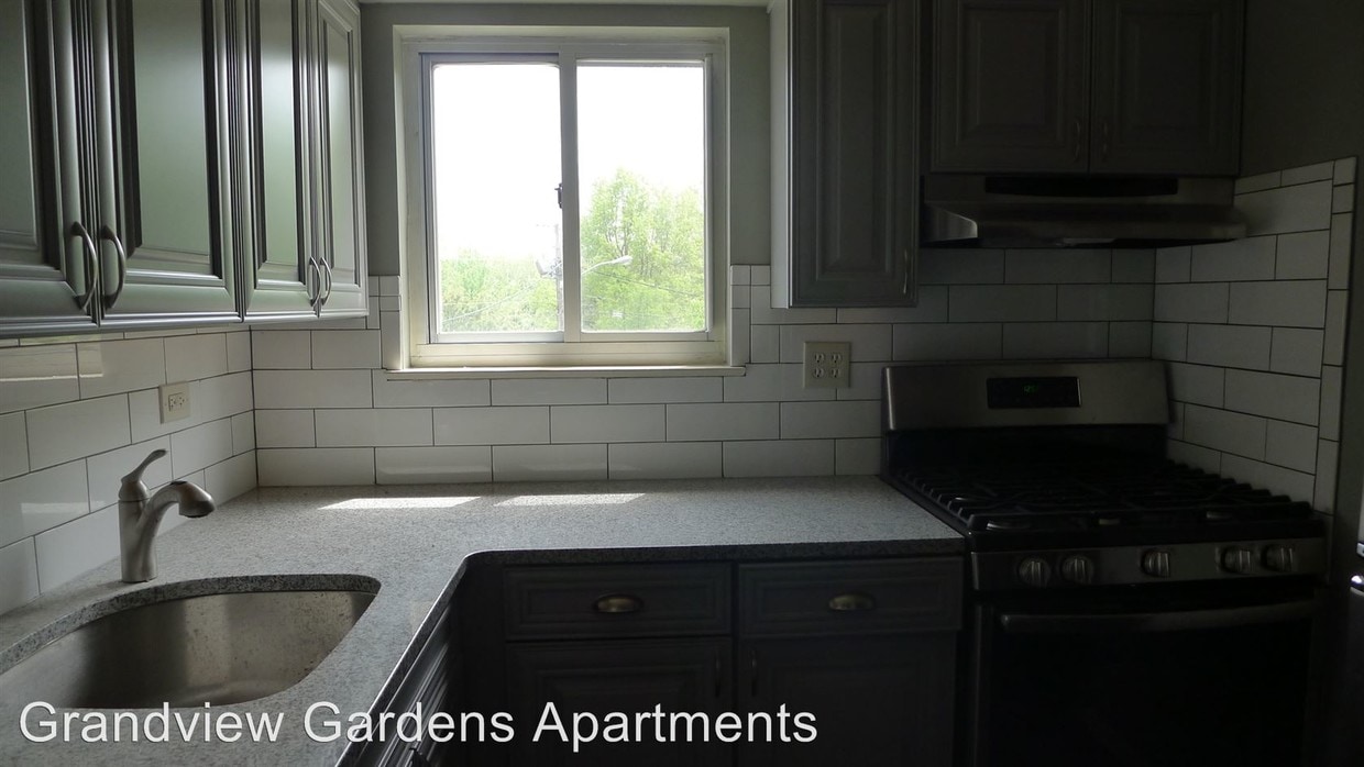 Primary Photo - 82 Finderne Ave
