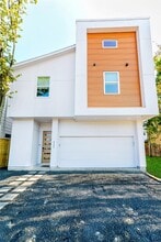 Building Photo - 4303 Chester St