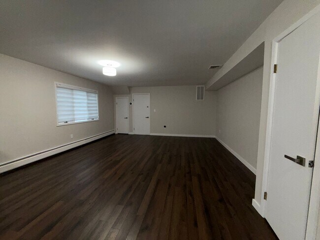 Foto del edificio - 181 Midland Ave