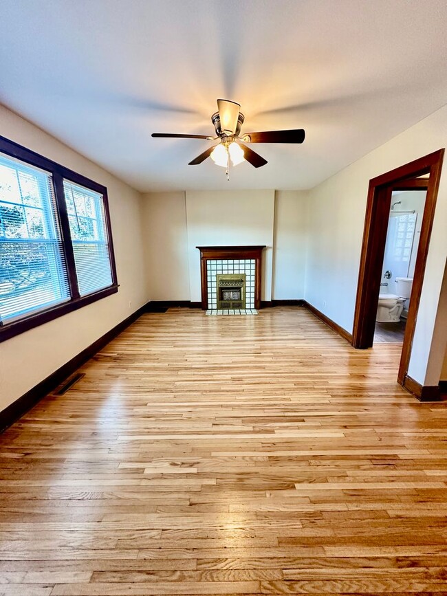 Foto del edificio - 24 W Tulane Rd