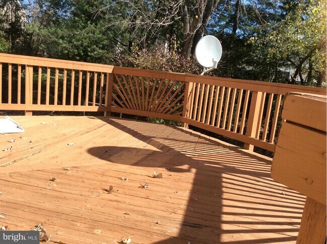 Building Photo - 11165 Captain's Walk Ct