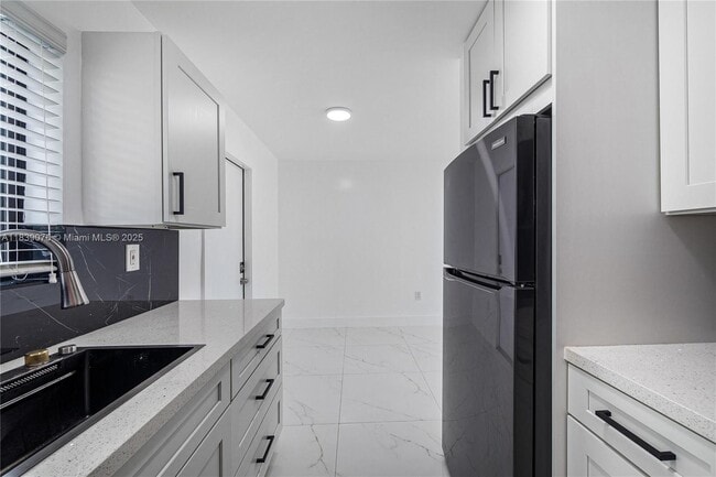 Foto del edificio - 131 NE 77th St